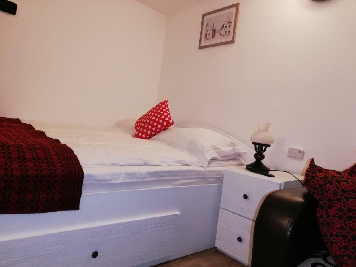 Republicii Rustic Apartament In Brasov City Center Dış mekan fotoğraf